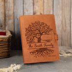 Personalisierte Baum des Lebens Name Jahr PU Leder A5 Notebook Cover mit Lagerung Tasche Muttertag Geburtstag Jahrestag Geschenk für Familie Buchliebhaber