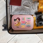Personalisierte Bibel Cartoon Mom Holding Baby Schmuckkästchen mit einstellbaren LED Make-up-Spiegel Reise Essentials Geburtstag Muttertag Geschenk für Frauen
