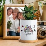 Personalized Mother Grandma's Garden 1-8 Birth Flower Ceramic Planter Pot with Names and Bamboo Base Home Decor Mother's Day Gift for Mom Grandma