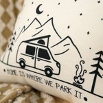 Personalisierte Home Is Where We Park It Campervan Throw Kissenbezug mit Namen Home Dekoration Jahrestag Geburtstag Geschenk für Outdoor-Abenteuer-Liebhaber