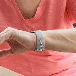 Personalisierte 3D Geburt Monat Blume Watch Band Charm mit Birthstone Sport Band Accessoire Muttertag Geburtstag Geschenk für Mama Mama Blumenliebhaber