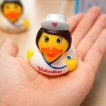 Henkilökohtainen söpö Sairaanhoitaja kumia ankka nimi työpöydän sisustus hauska dekompressio lelu syntymäpäivälahja sairaanhoitaja valmistunut