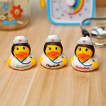 Henkilökohtainen söpö Sairaanhoitaja kumia ankka nimi työpöydän sisustus hauska dekompressio lelu syntymäpäivälahja sairaanhoitaja valmistunut