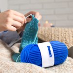 Recipiente de ganchillo con forma de ovillo multicolor personalizado con nombre Accesorios de ganchillo para guardar Regalo de cumpleaños para los amantes del punto