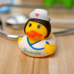 Henkilökohtainen söpö Sairaanhoitaja kumia ankka nimi työpöydän sisustus hauska dekompressio lelu syntymäpäivälahja sairaanhoitaja valmistunut