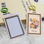 Personalisierte Retro Briefmarke Geburtsblume Kartenhülle mit Namen und Datum Reisen Büro Zubehör Geburtstag Geschenk für Damen Mitarbeitende
