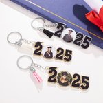 Personalisierte Grad Cap Foto Acryl Schlüsselanhänger mit Quaste Klasse von 2025 Graduierung Geschenk für Absolventen