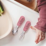 Ustensiles de cuisine en silicone personnalisés avec nom Couverts pour bébés auto-alimentés Cadeau de baptême pour enfant en bas âge