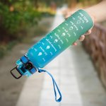 Bouteille d'Eau de Sport avec Marqueur de Temps Personnalisée avec Nom et Numéro Cadeau d'Anniversaire pour Passionnés de Sport