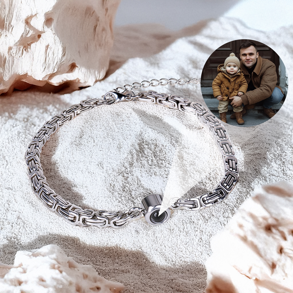 Bracelet personnalisé avec projection de photo micro gravée et chaîne ajustable Bijoux délicats Cadeau d'anniversaire pour la famille et les amis