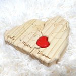 Puzzle di legno personalizzato con 2-5 nomi incisi a tema di pinguino con cuore rosso decorazione per casa regalo di compleanno per famiglia