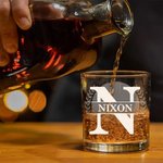 Bicchiere da whisky Old Fashioned da 10 oz con nome e iniziali Regalo di compleanno per la festa del papà per gli amanti del liquore