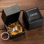 Llavero personalizado con monograma de casco de moto con caja y nombre grabado regalo de cumpleaños o Día del Padre para hombre