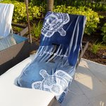 Serviette de Plage Personnalisée avec Nom et Initiale Motif Tortue Mandala Teinture Artisanale Cadeau Anniversaire pour Famille Amis