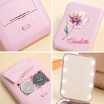 Miroir de Maquillage Personnalisé avec Nom et Motif Fleur de Naissance Style Rétro à Double Face avec Lumière LED Cadeau d’Anniversaire pour Femmes