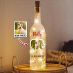 Personalisierte Ich bin genau hier in Ihrem Herzen Floral Haustier Pfote drucken Foto LED-Flasche Lampe mit Namen Home Decor Haustier Verlust Sympathie Geschenk für Tierbesitzer