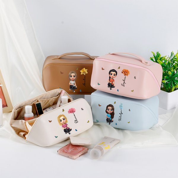 Personifierad 3D Birth Flower Cartoon Girl Läder Wide Open Makeup Bag med namn Resetillbehör Mors dag Födelsedagspresent för kvinnor