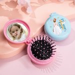 Personalisierte Schmetterling Cartoon Blumenmädchen zurück Ansicht Tasche Folding Haarbürste mit Spiegel und Name Braut Dusche Hochzeit Party Geschenk für Blumenmädchen