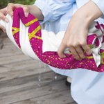 Toalla de playa de gran tamaño y secado rápido con nombre personalizada con diseño dorado brillante para mujeres amantes de la natación.