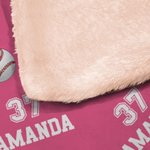 Personlig boll med tecknad karaktär Mjuk filt med huva och namn och nummer Födelsedagspresent för sportälskare