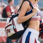 Personalisierte Glitter Bow Ribbon Cheering Horns Charm Schlüsselanhänger mit Namen Sport Team Geburtstag Geschenk für Cheerleader