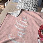 Personalisierte Cartoon Graduate Charakter weiche Decke mit Namen Home Decor Gratulation Graduation Geschenk für Mitschüler Freunde