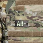 Personalisierte leuchtende Blutgruppe Notfall medizinische Informationen Molle Indikator EDC Gear taktische Überleben Accessoire Geschenk für Outdoor-Enthusiasten