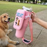 Bolsa personalizada para botella de agua con nombre de personaje de dibujos animados en 3D de una niña y su perro Accesorios para vaso de 40 oz Regalo de cumpleaños para dueños de perros