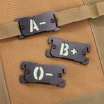 Personalisierte leuchtende Blutgruppe Notfall medizinische Informationen Molle Indikator EDC Gear taktische Überleben Accessoire Geschenk für Outdoor-Enthusiasten
