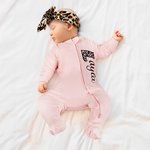 Personalisierte gestickten Leopard Initial Name 100% Baumwolle Baby Strampler Stirnband Set mit Reißverschluss Geburtstag Baby Dusche Geschenk für Neugeborene