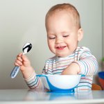 Set di posate personalizzato in acciaio inossidabile alimentare con nome e colori macaron regalo di compleanno e ritorno a scuola per bambini