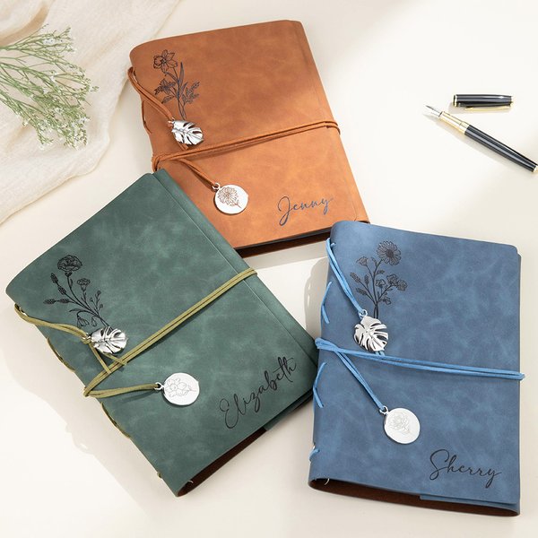 Personalisiertes Retro-Optik Notizbuch Tagebuch aus PU-Leder mit Geburtsblume Namen Text Reise Zubehör Geburtstag Urlaub Geschenk für Schreibfans
