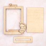 Cadre photo de table en bois gravé d'une empreinte de pied avec statistiques et nom Cadeau d'annonce de naissance pour nouveau-né Nouveaux parents