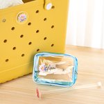 Set accessori uncinetto personalizzato con fiore di nascita bobina per artigianato e borsa trasparente regalo di compleanno per amanti artigianato