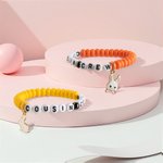Braccialetto di perline personalizzato multicolore con ciondolo del coniglio dell'equipaggio del cugino con testi di famiglia Gioielli Festa Anniversario Regalo di compleanno per bambini Cugini