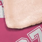 Gepersonaliseerde Softbal Baseball Cartoon Karakter Hooded Deken met Naam Game Day Verjaardagscadeau voor Ball Lovers