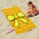 Personlig Baseball Softball Bow Quick Dry Oversized Microfiber Beach Handduk med namn Sommar Essentials Födelsedagspresent för bollsportälskare