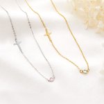 Personligt halsband med sidokors och födelsestenar Alla hjärtans dag Smycken Kommunion Kristen Jubileumspresent för kvinnor