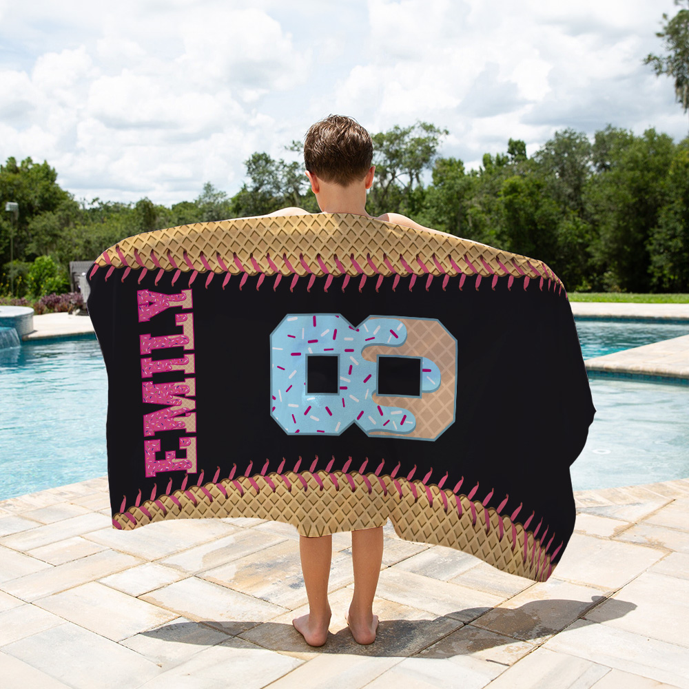 Serviette de plage surdimensionnée à séchage rapide avec numéro et nom Accessoire de vacances Cadeau d'anniversaire pour les amoureux du sport