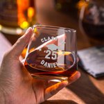 Gepersonaliseerde Graduation Cap Naam Whiskey Rocks Glass met School Naam en Jaar Afstuderen Party Verjaardagscadeau voor afgestudeerden klasgenoten Drinkers