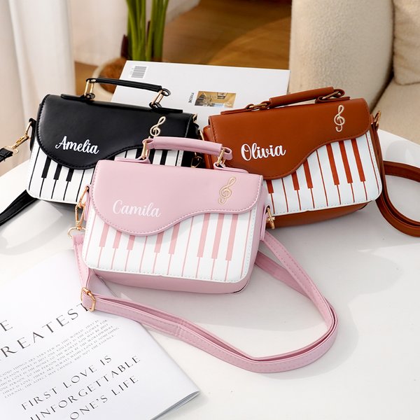 Gepersonaliseerde Piano Shape Punk stijl PU lederen Crossbody tas 's avonds met naam afstuderen cadeau voor vrouwen conservatorium studenten