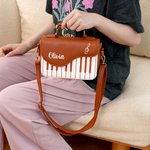 Gepersonaliseerde Piano Shape Punk stijl PU lederen Crossbody tas 's avonds met naam afstuderen cadeau voor vrouwen conservatorium studenten