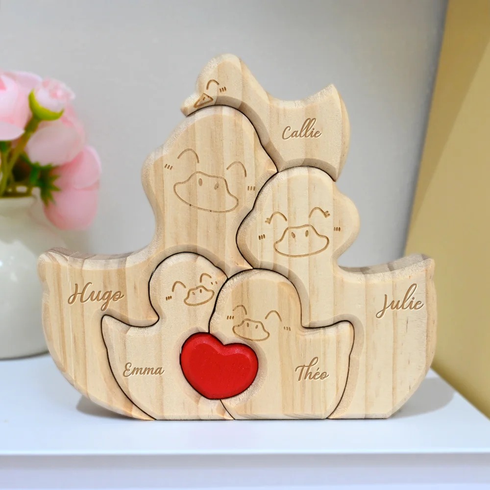 Casse-Tête en Bois Personnalisé avec 2-5 Noms Style de Canard avec Cœur Rouge Décoration de Maison Cadeau d'Anniversaire pour Famille