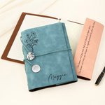 Couverture de Carnet en Cuir PU Personnalisée avec Fleur de Naissance et Nom Cadeau d’Anniversaire pour Amoureux de l’Écriture