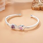 Personalisierter Unendlichkeitssymbol Herz-Geburtssteine Armreif mit Namen Gravur Offenes Armband Geburtstag Jahrestag Valentinstag Geschenk für Damen