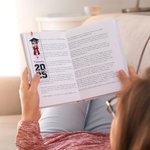 2025 Marcapáginas personalizado acrílico transparente con personaje en caricatura nombre y año regalo de graduación para amantes de los libros