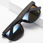 Occhiali da sole polarizzati personalizzati con testo multicolore e protezione UV accessorio per estate regalo di compleanno per donne e uomini