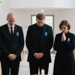 Personalisierte gefaltetes Foto Beerdigung Band mit Namen Datum und Text Memorial Sympathie Geschenk für den Verlust eines geliebten Menschen