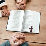 Personligt graverat namnkors PU läder Magnetiskt bokmärke Clip Lästillbehör Religiös dopgåva för bokälskare Christian