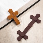 Personligt graverat namnkors PU läder Magnetiskt bokmärke Clip Lästillbehör Religiös dopgåva för bokälskare Christian